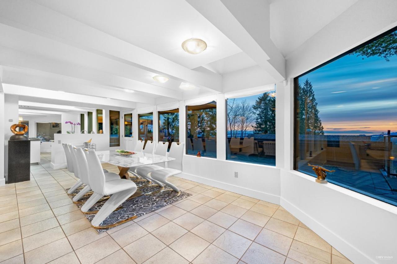 Seymour Private Bedroom, Ensuite Bathroom With Shared Pool, Hot Tub With Views North Vancouver Exterior foto